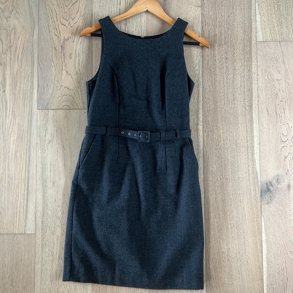 Banana Republic tweed belted dress. Perfect for fall. Size 4.